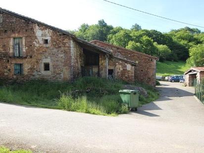 Exterior view of House or chalet for sale in Valdáliga