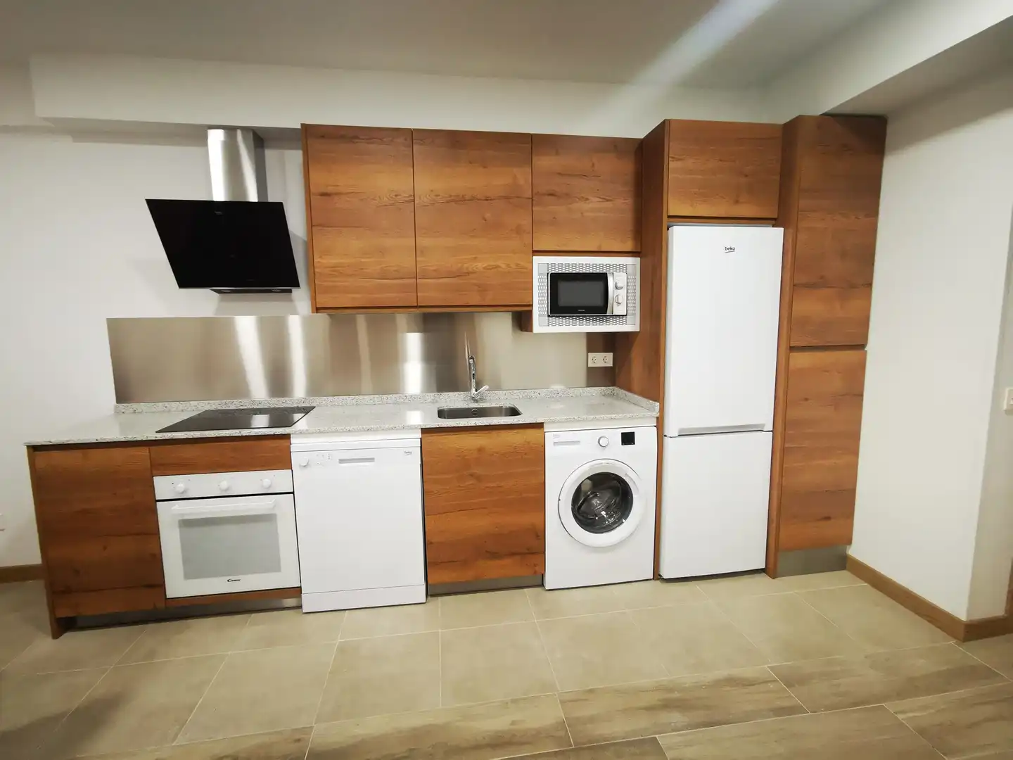 Cuina de Apartament de lloguer en Salamanca amb Calefacció, Parquet i Moblat