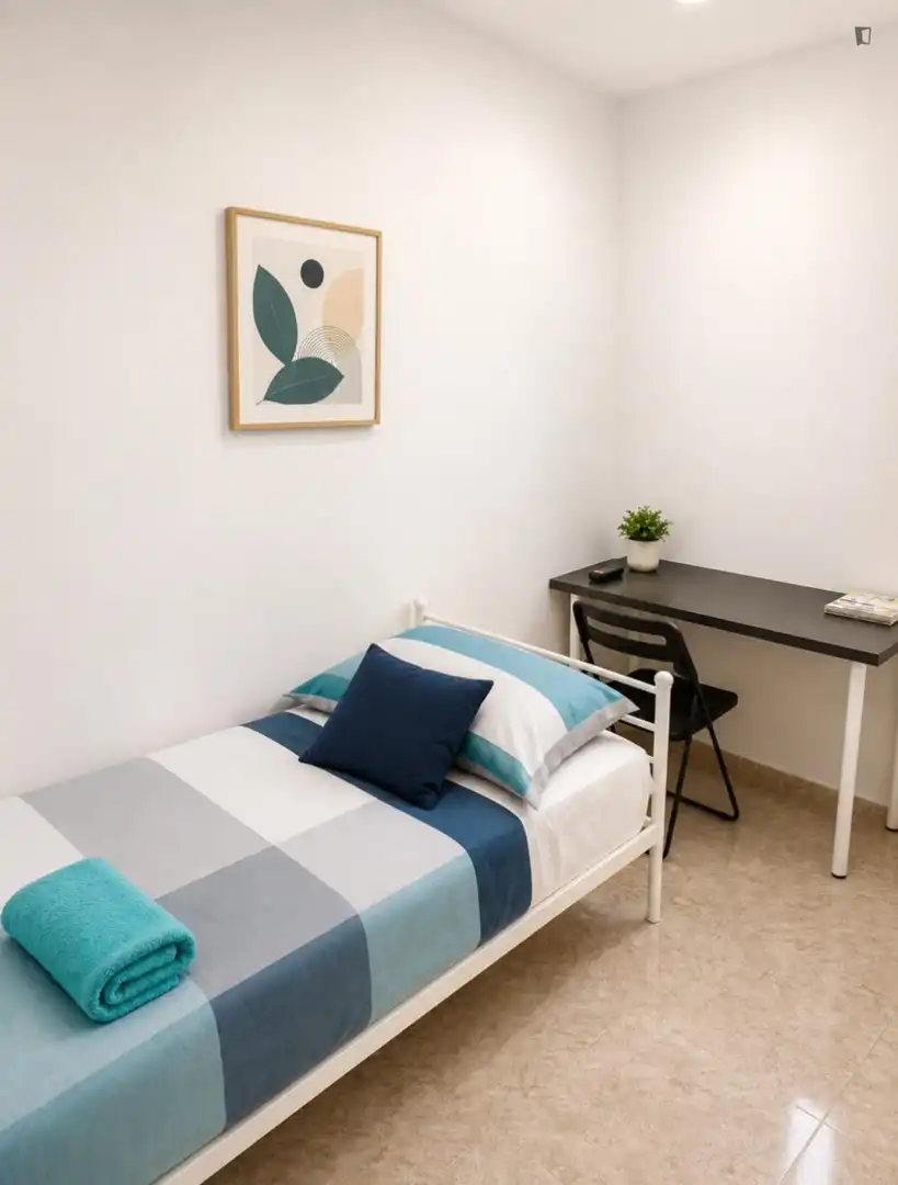 Habitación de Apartamento para compartir en Badalona con Amueblado y Internet