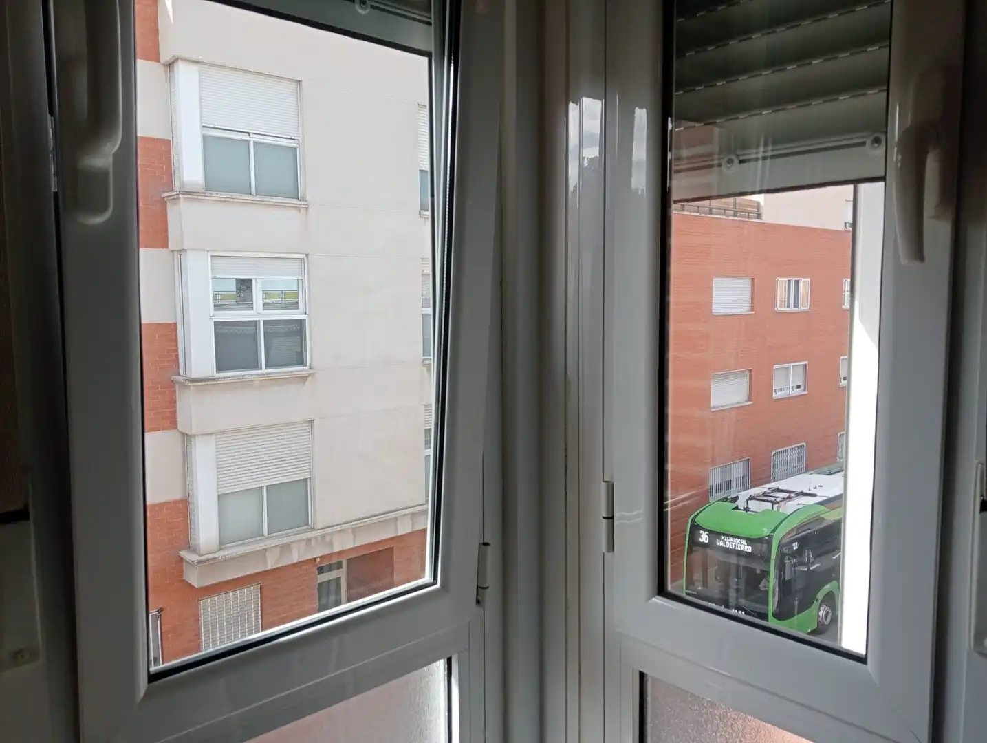 Bedroom of Flat for sale in Zaragoza  with Heating, Terrace and Storage room