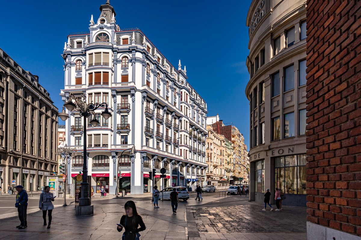 Vista exterior de Apartamento en venta en León Capital  con Calefacción y Balcón