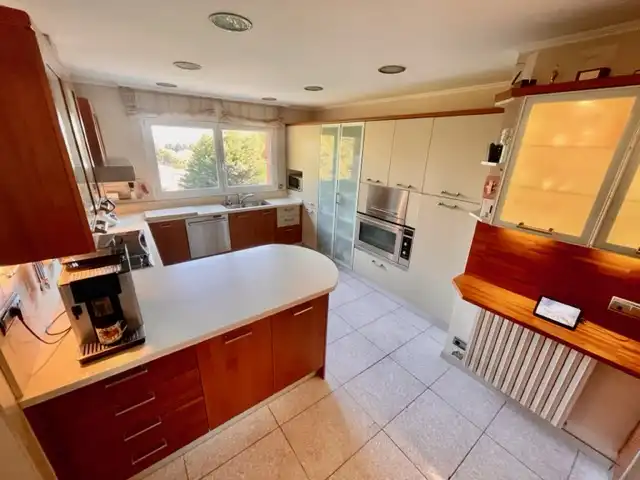 Cocina de Casa o chalet en venta en Cerdanyola del Vallès con Aire acondicionado, Calefacción y Jardín privado
