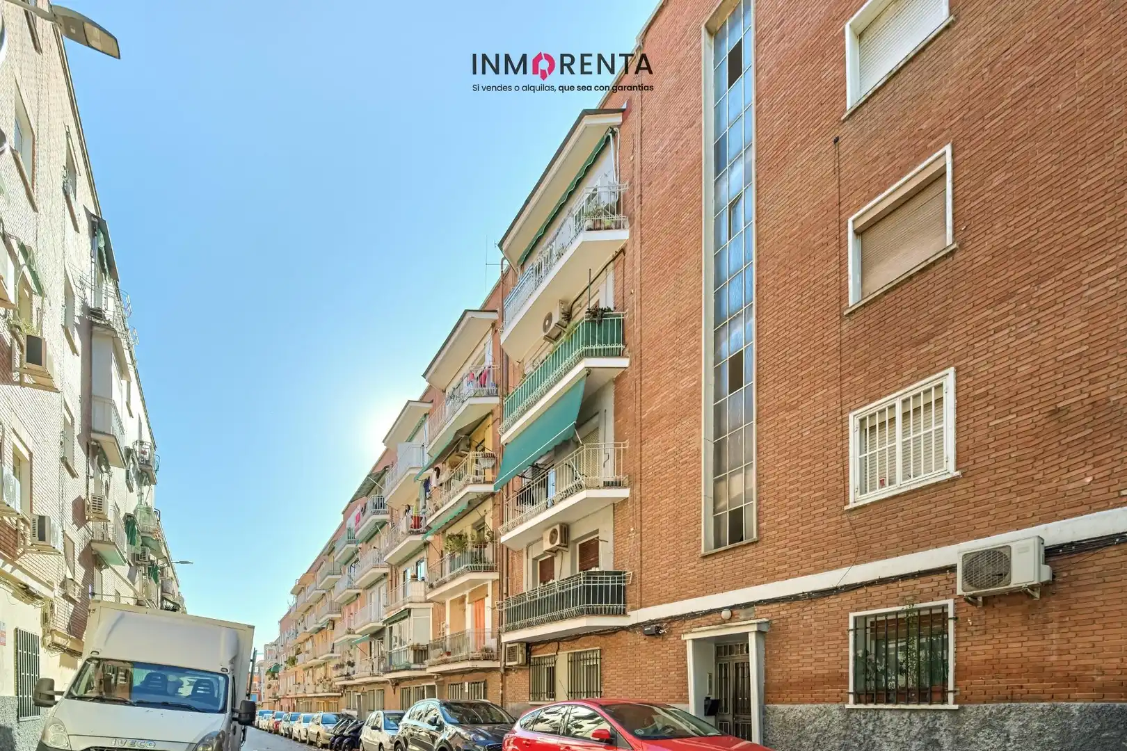 Vista exterior de Piso en venta en Madrid con Parquet
