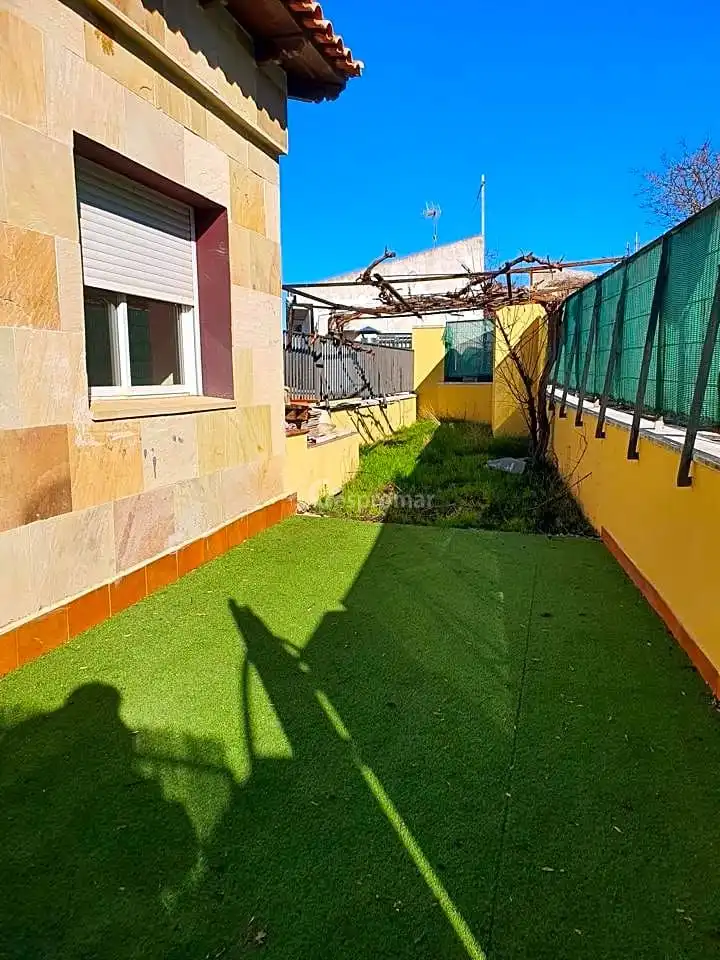 Terrassa de Casa adosada en venda en Belmonte de Tajo amb Calefacció, Jardí privat i Terrassa