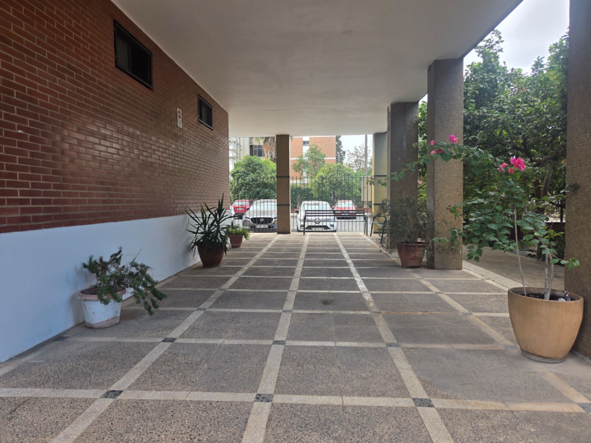 Flat for sale in  Sevilla Capital  with Air Conditioner and Balcony