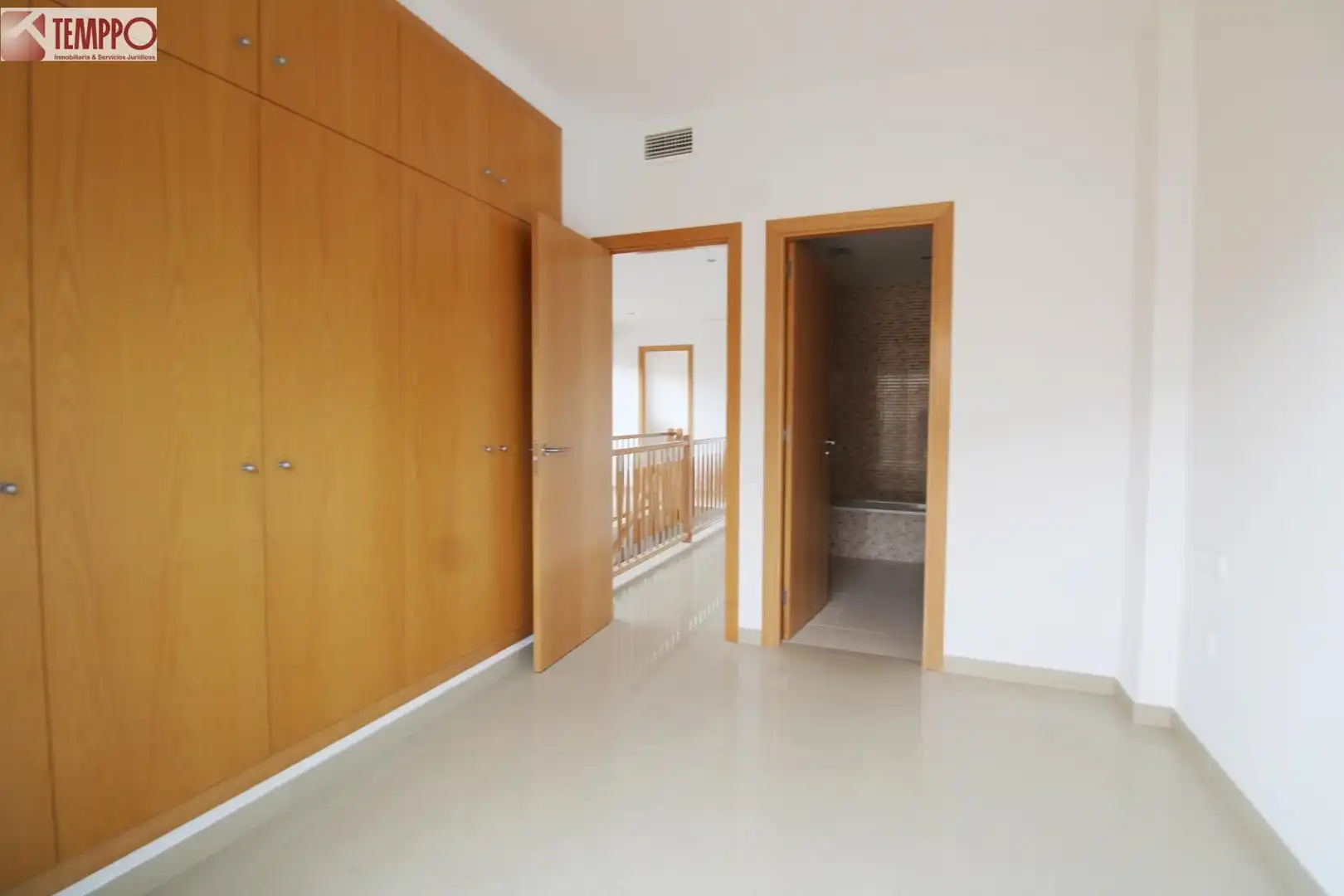 Casa adosada en venta en Llorenç del Penedès con Calefacción, Jardín privado y Terraza