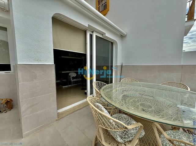 Casa adosada en Venta en Centro