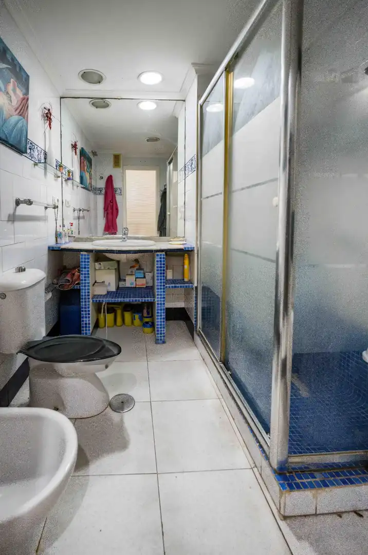 Badezimmer von Wohnung zum Verkauf in Sevilla mit Klimaanlage, Heizung und Abstellraum