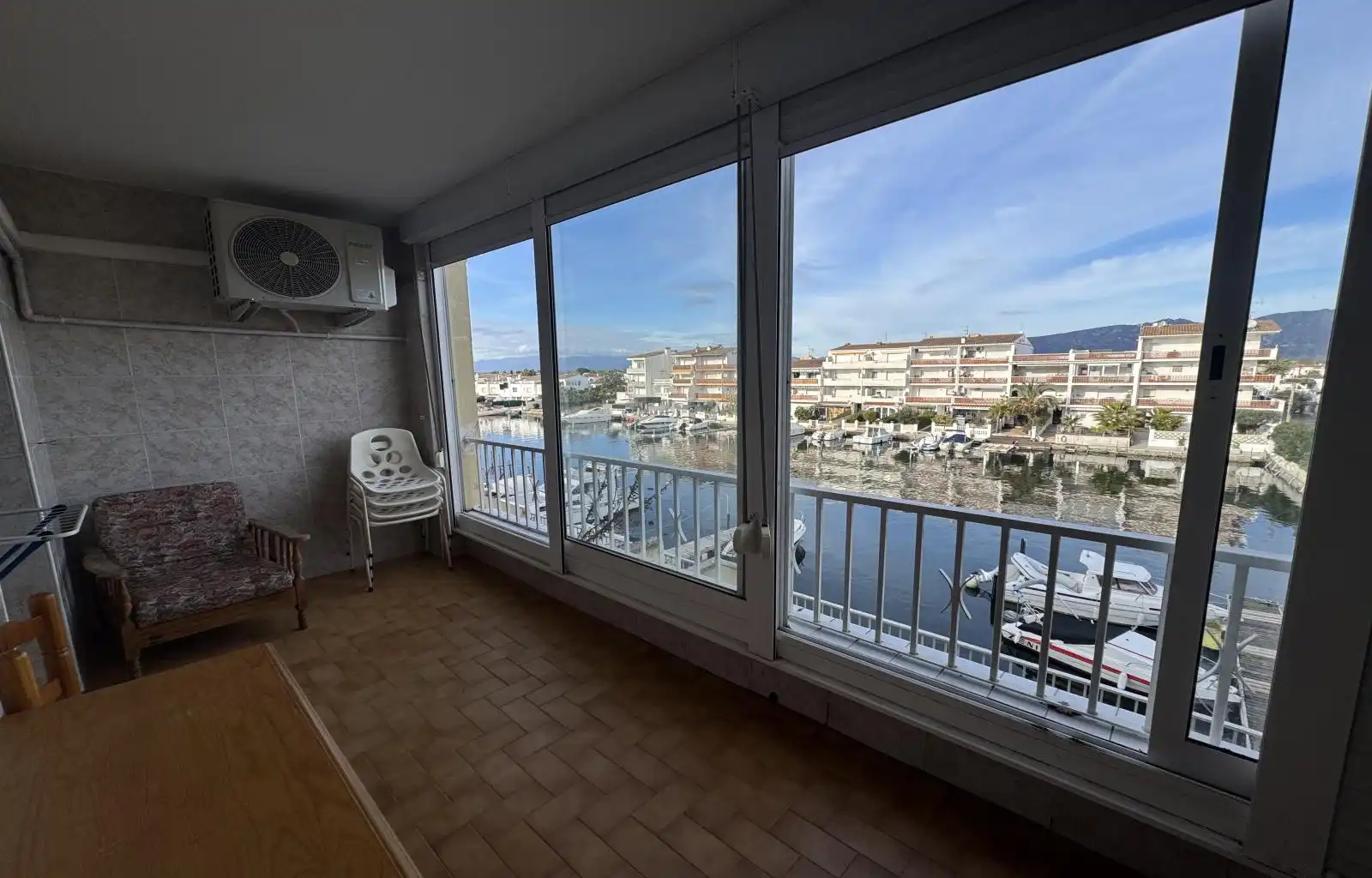 Piso en venta en Avenida Port Empordà 48-49, imagen 3