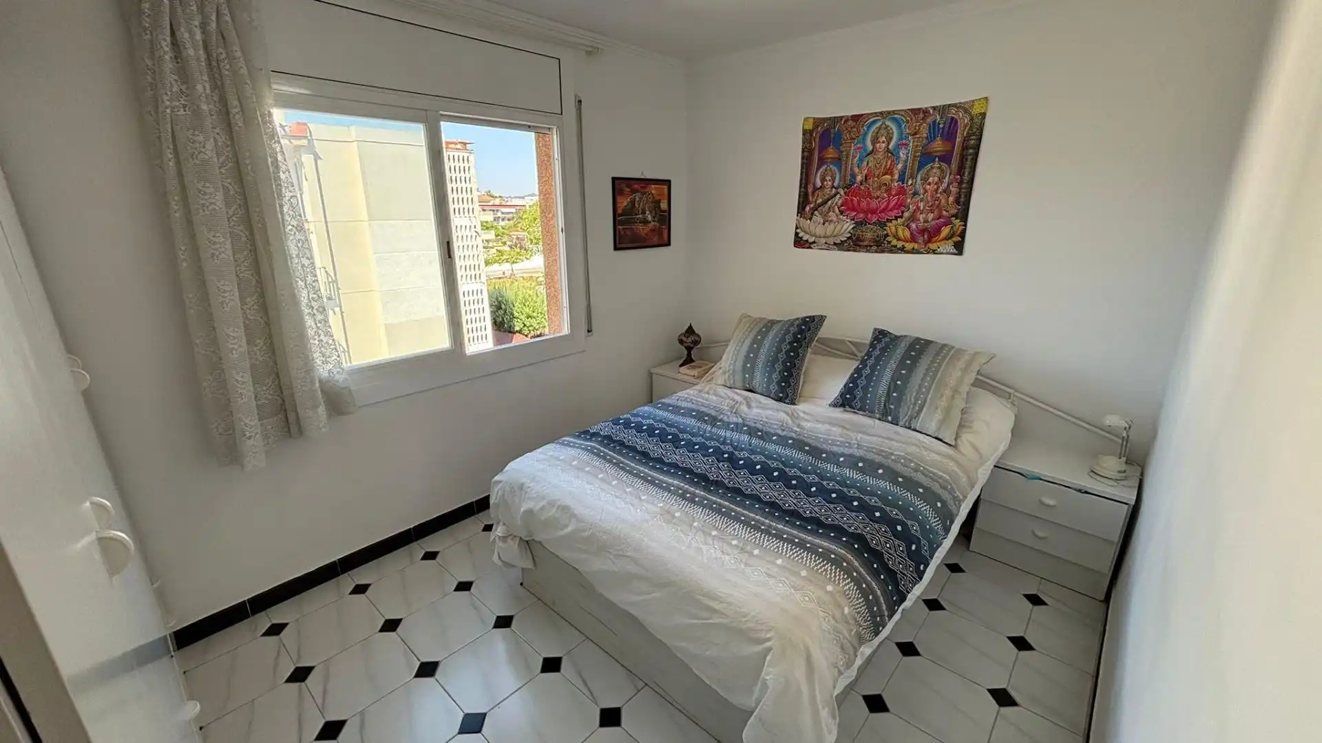 Bedroom of Apartments for rent in Vilanova i la Geltrú