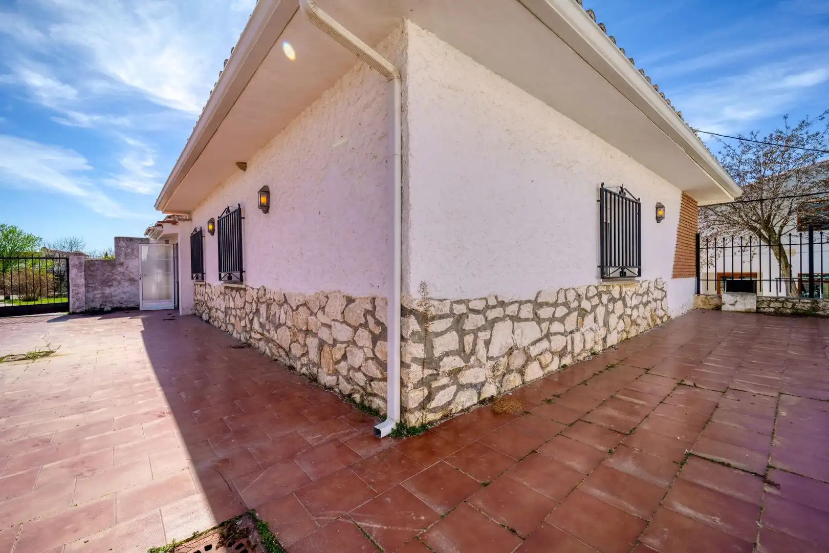 Vista exterior de Casa o chalet en venta en Villamanrique de Tajo con Aire acondicionado, Calefacción y Jardín privado