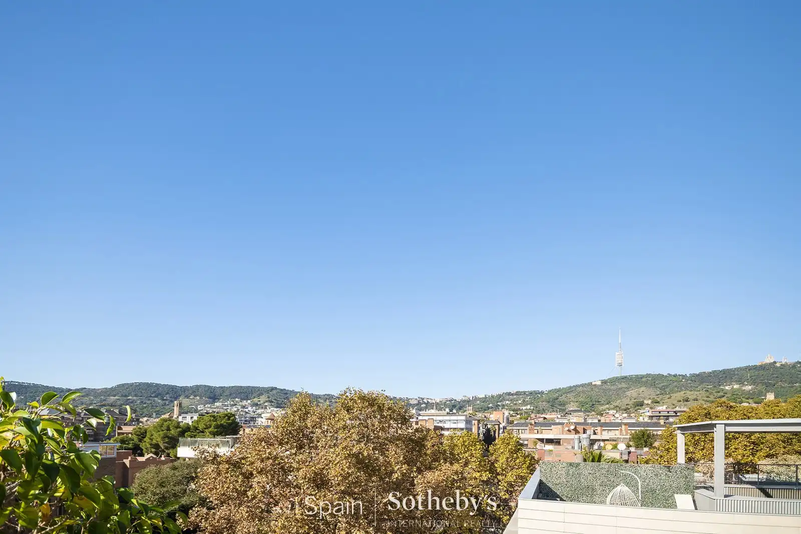 Vista exterior de Ático en venta en Barcelona con Aire acondicionado, Calefacción y Terraza