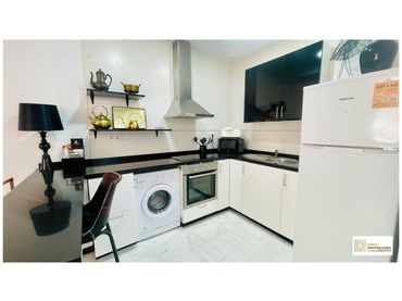 Flat with balcony for sale in Calle Sagasta