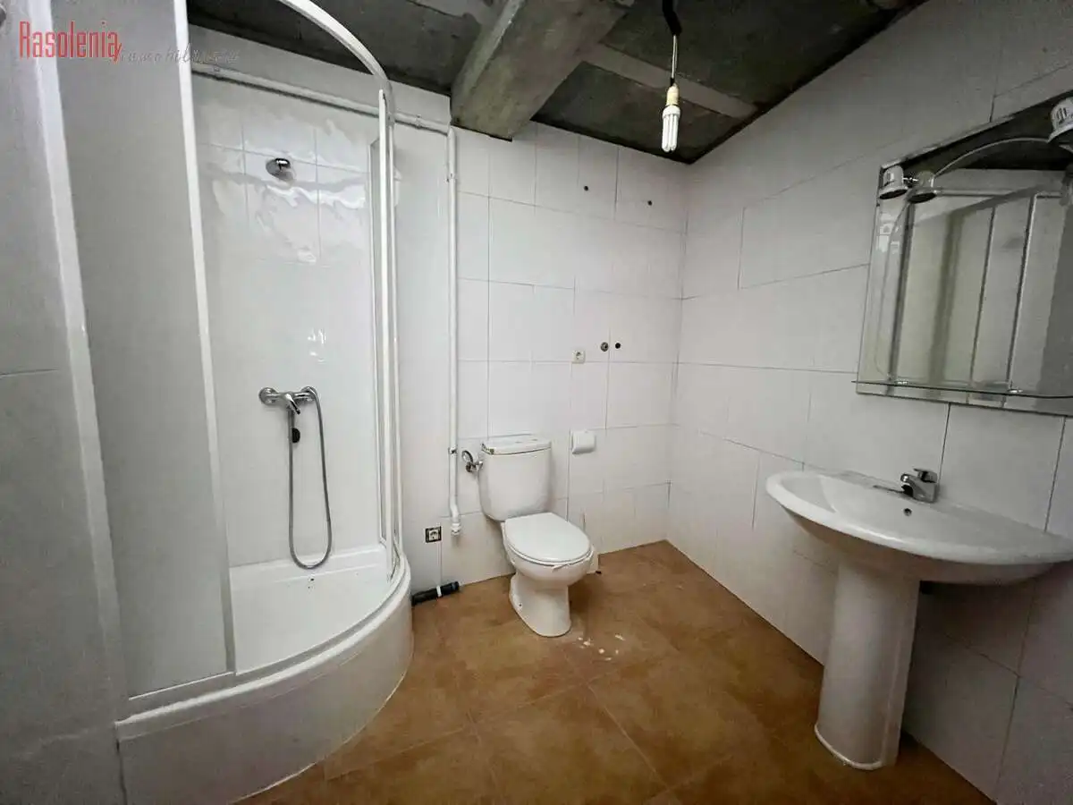 Baño de Local en venta en Moeche