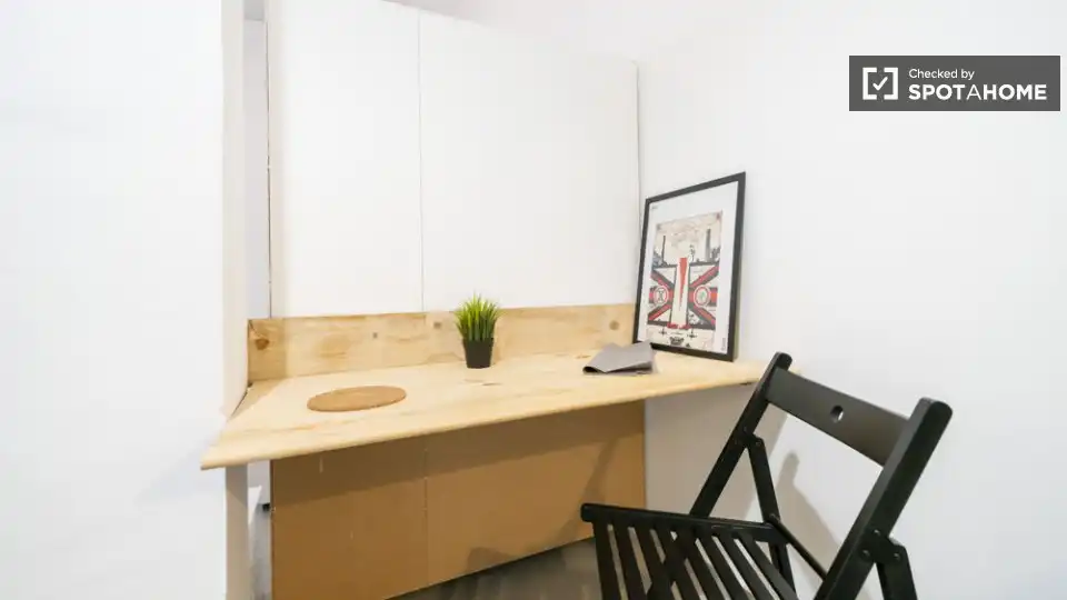 Room in Barrio de Benicalap