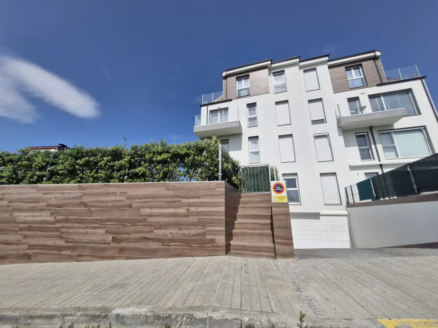 Vista exterior de Planta baja en venta en Barreiros con Calefacción, Jardín privado y Terraza