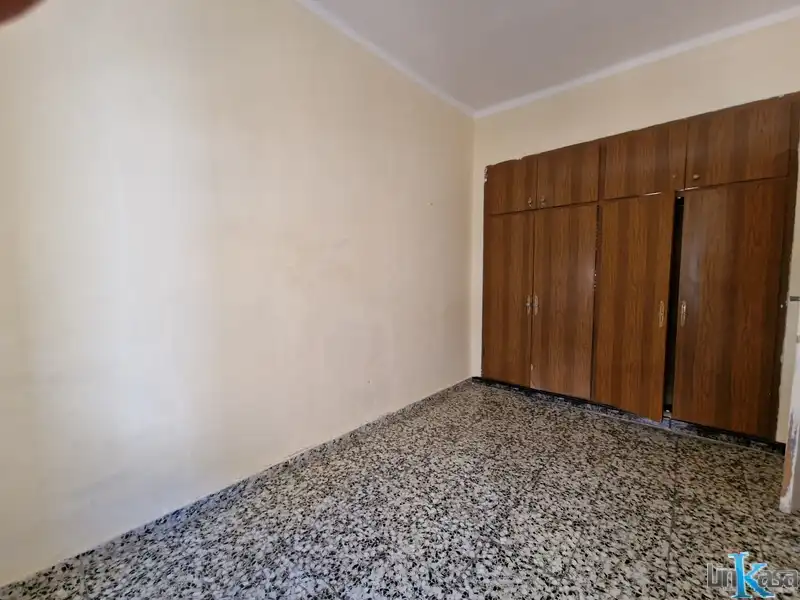 Piso en venta en Linares con Balcón