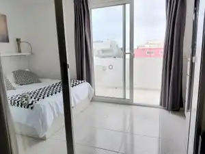 Dormitori de Apartament de lloguer en Las Palmas de Gran Canaria amb Terrassa, Moblat i Forn