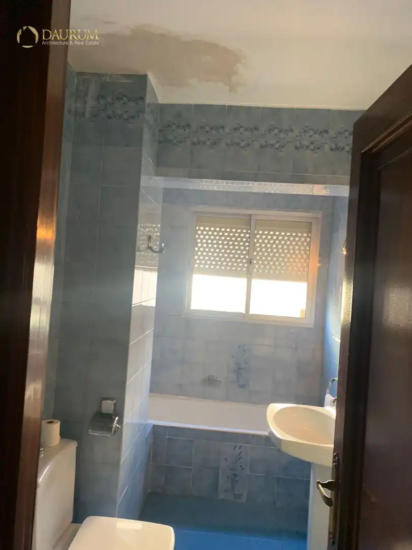 Baño de Piso en venta en Málaga con Terraza y Amueblado