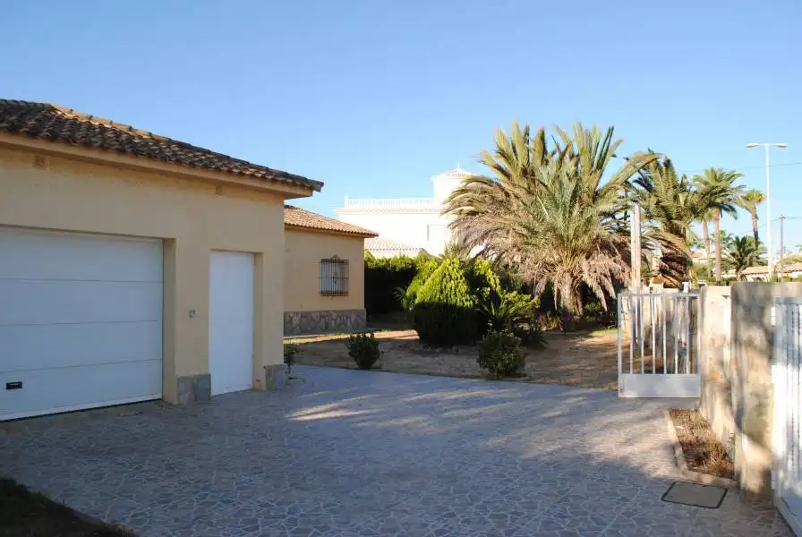 Vista exterior de Residencial en venta en Orihuela