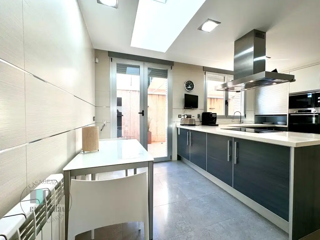 Casa o chalet de alquiler en Calle Violant De Casalduch, Torreón - La Almadraba