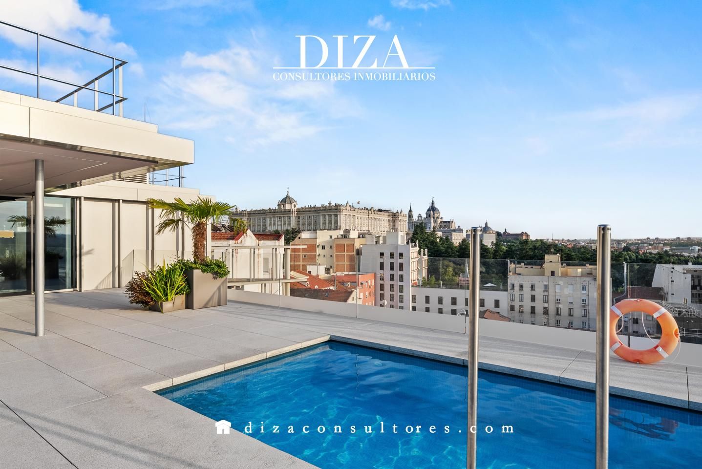 Exterior view of Flat for sale in  Madrid Capital  with Air Conditioner, Heating and Private garden