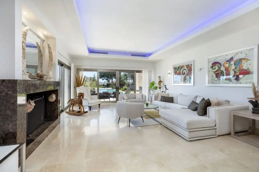 Detached house with pool for sale in Estepona Pueblo, imagen 13