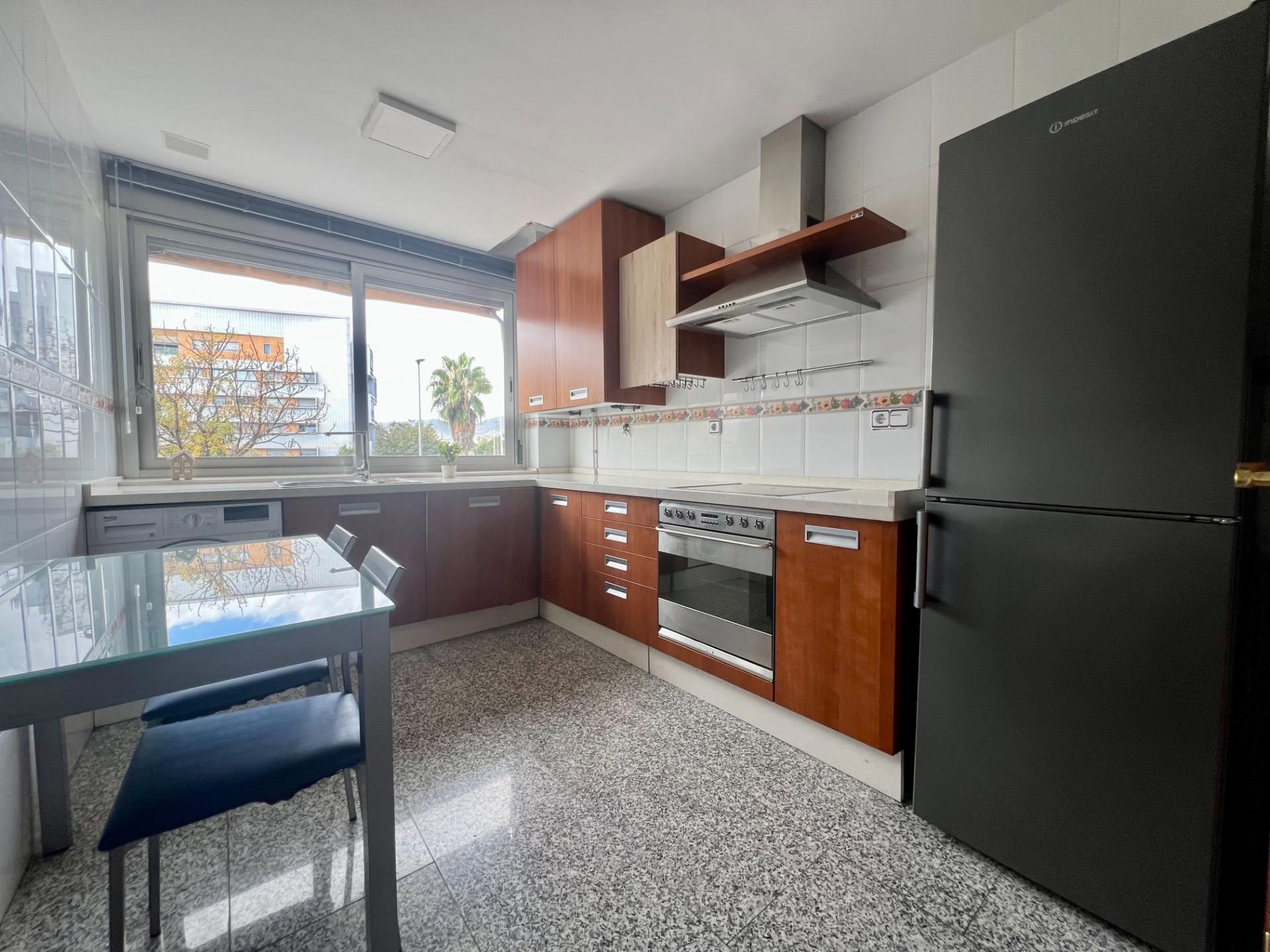 Cocina de Piso en venta en  Córdoba Capital con Aire acondicionado, Calefacción y Jardín privado