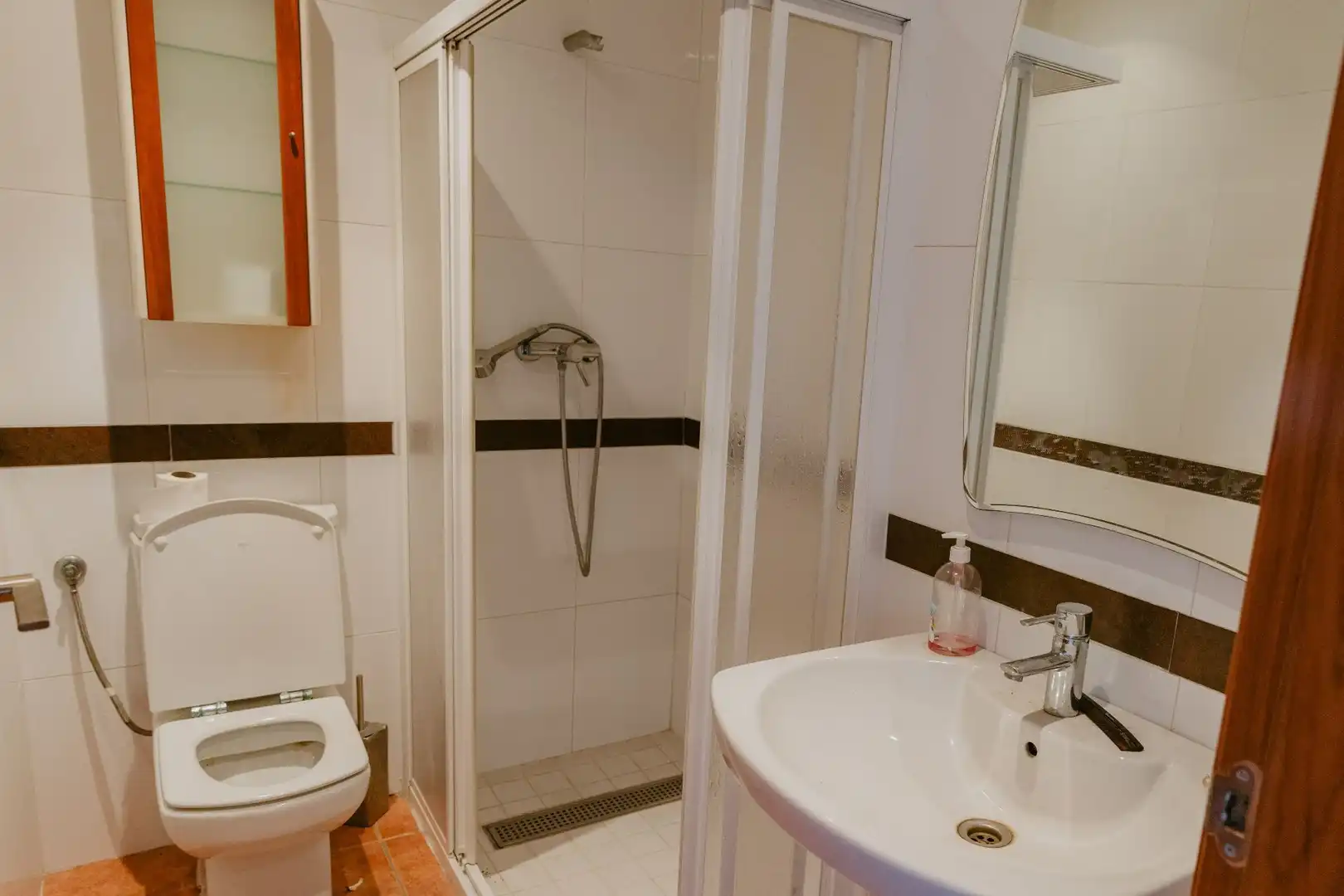 Bathroom of Houses for sale in Santa Coloma de Gramenet  with Air Conditioner, Heating and Private garden