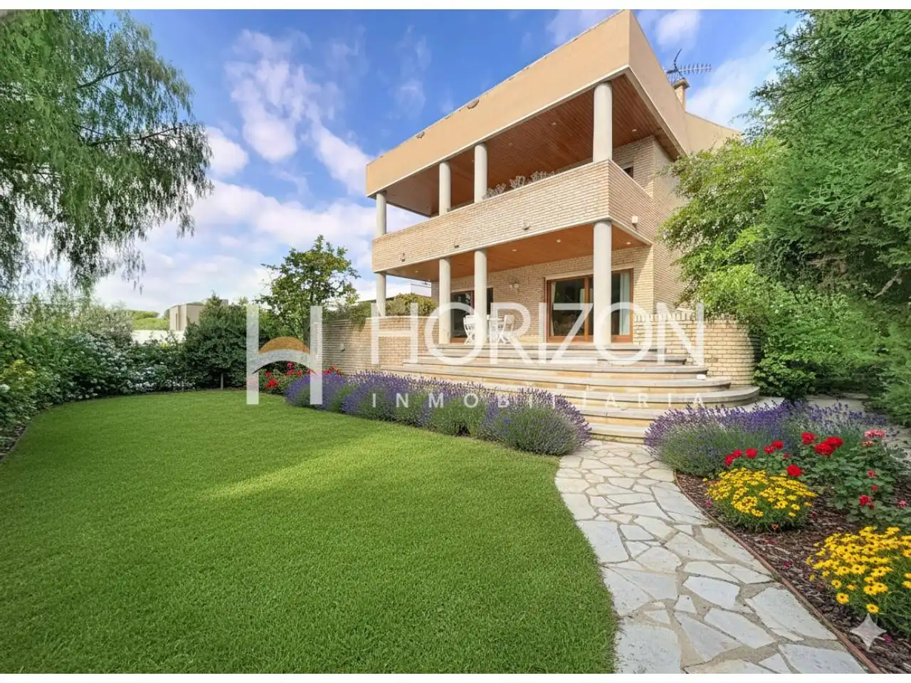 Villa mit Garten zum Verkauf in Avenida Mestra Dolors Barceló