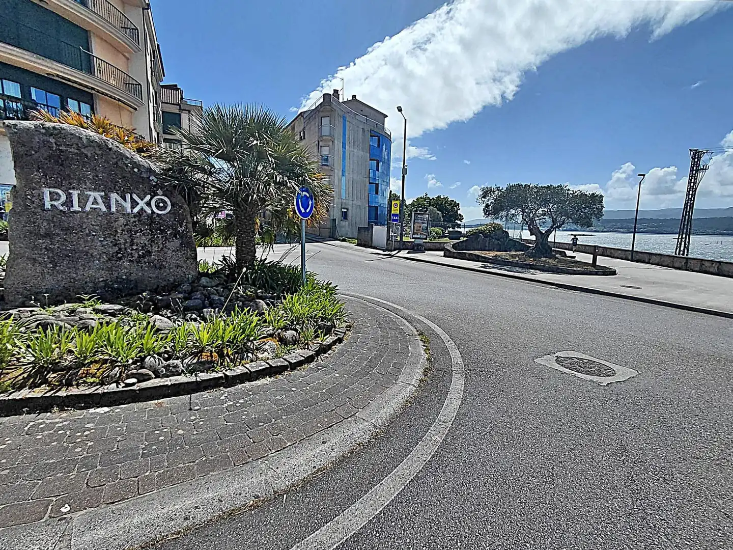 Vista exterior de Piso en venta en Rianxo con Terraza y Amueblado