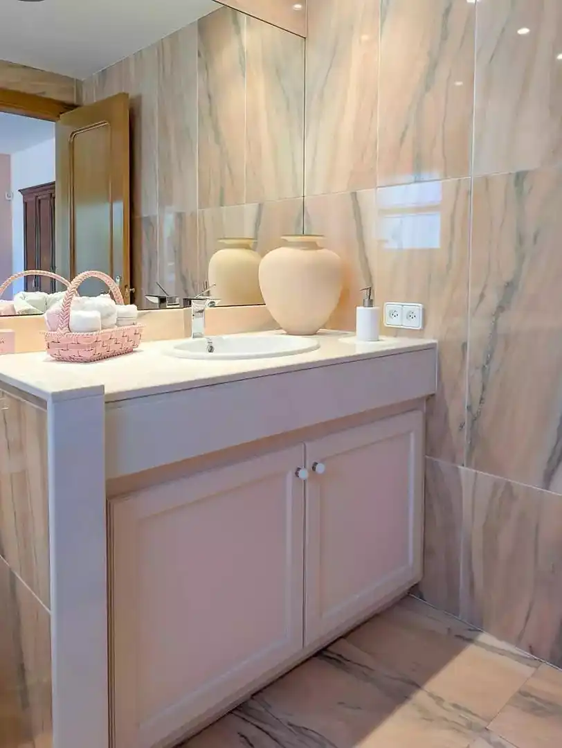 Bathroom of Houses for sale in Banyoles  with Swimming Pool and Furnished