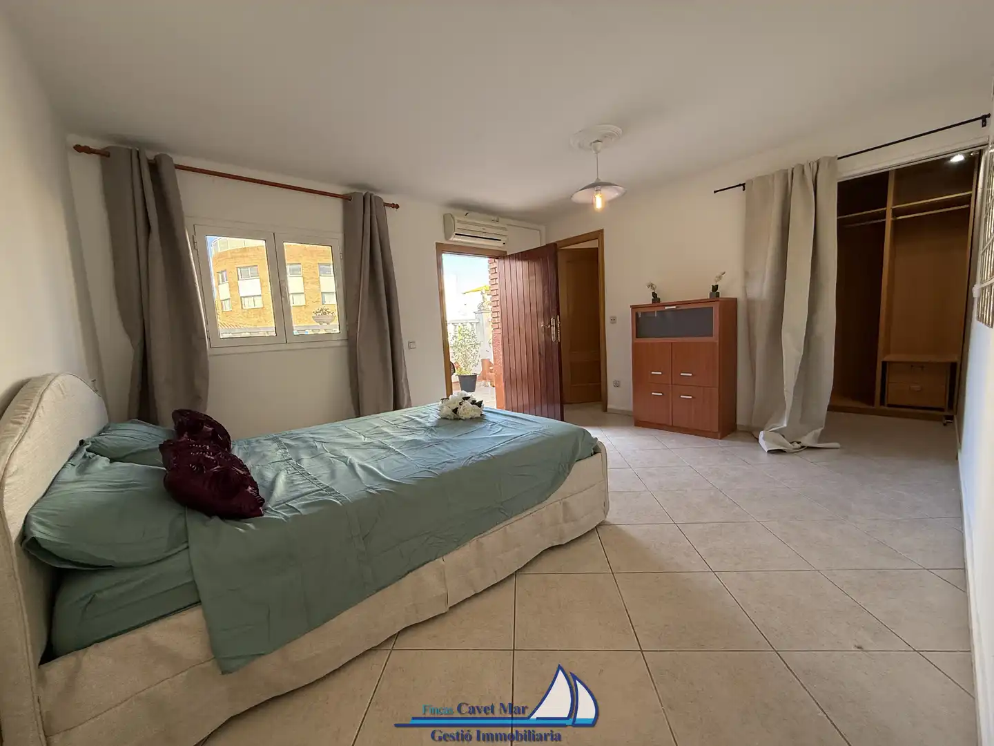 Habitación de Casa adosada en venta en Mont-roig del Camp con Aire acondicionado, Calefacción y Jardín privado