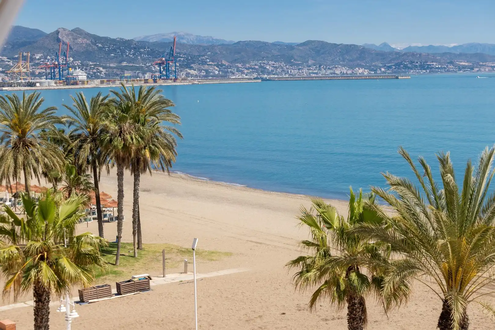 Vista exterior de Pis en venda en Málaga amb Aire condicionat, Calefacció i Jardí privat