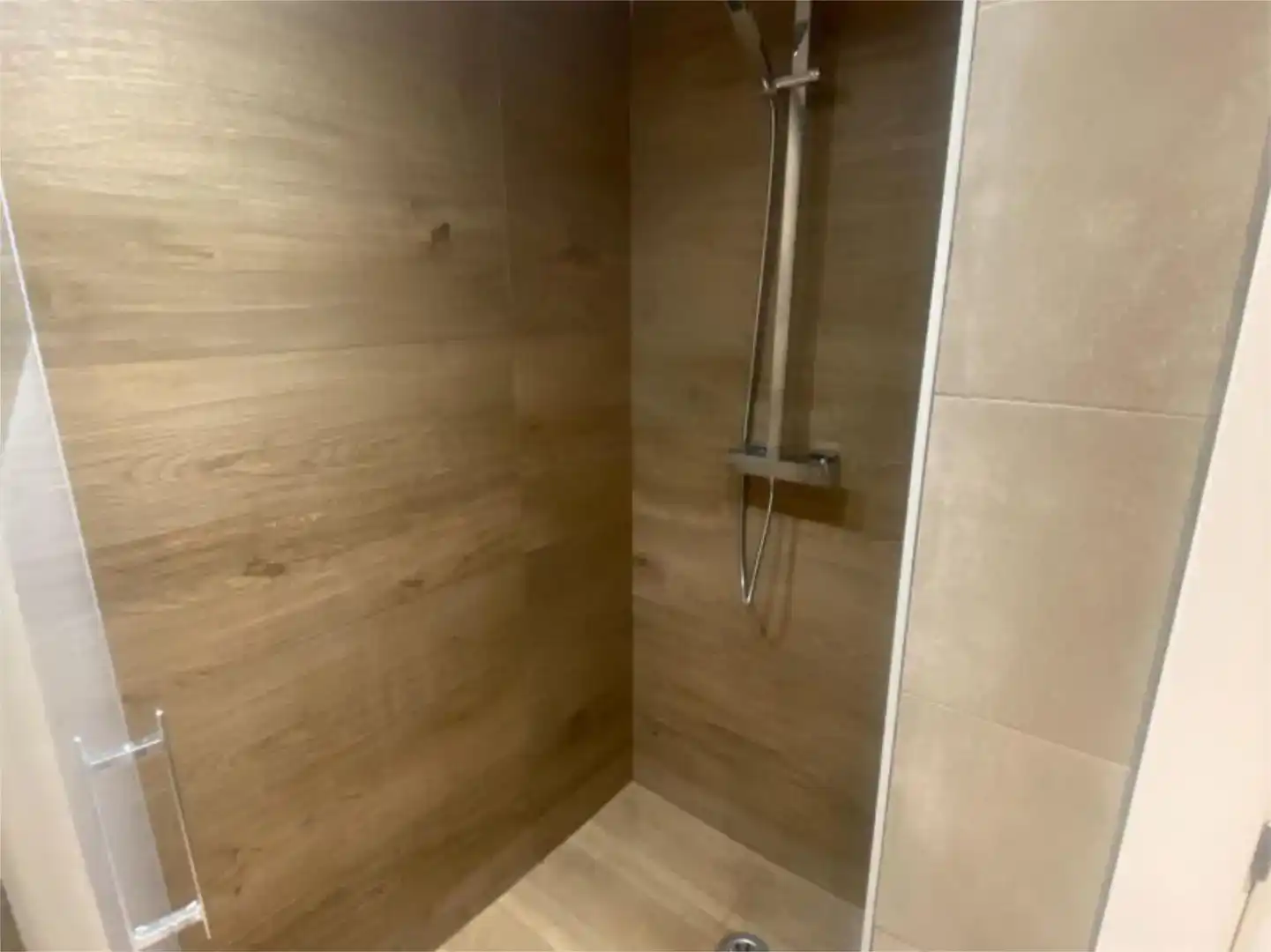 Badezimmer von Wohnung zum Verkauf in Calafell mit Klimaanlage, Schwimmbad und Balkon