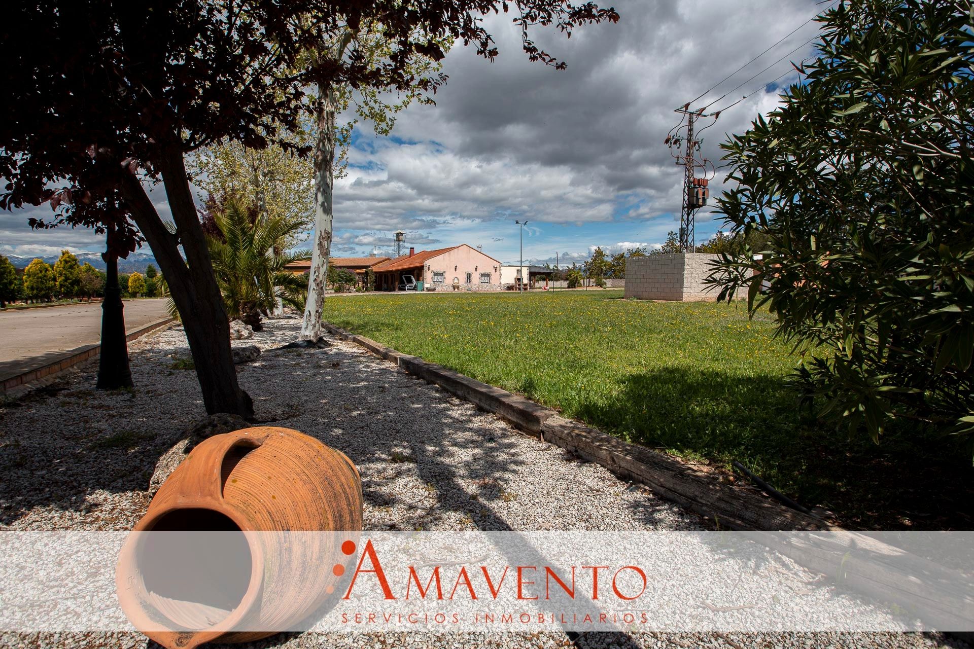 Vista exterior de Finca rústica en venda en Talamanca de Jarama amb Aire condicionat, Calefacció i Jardí privat