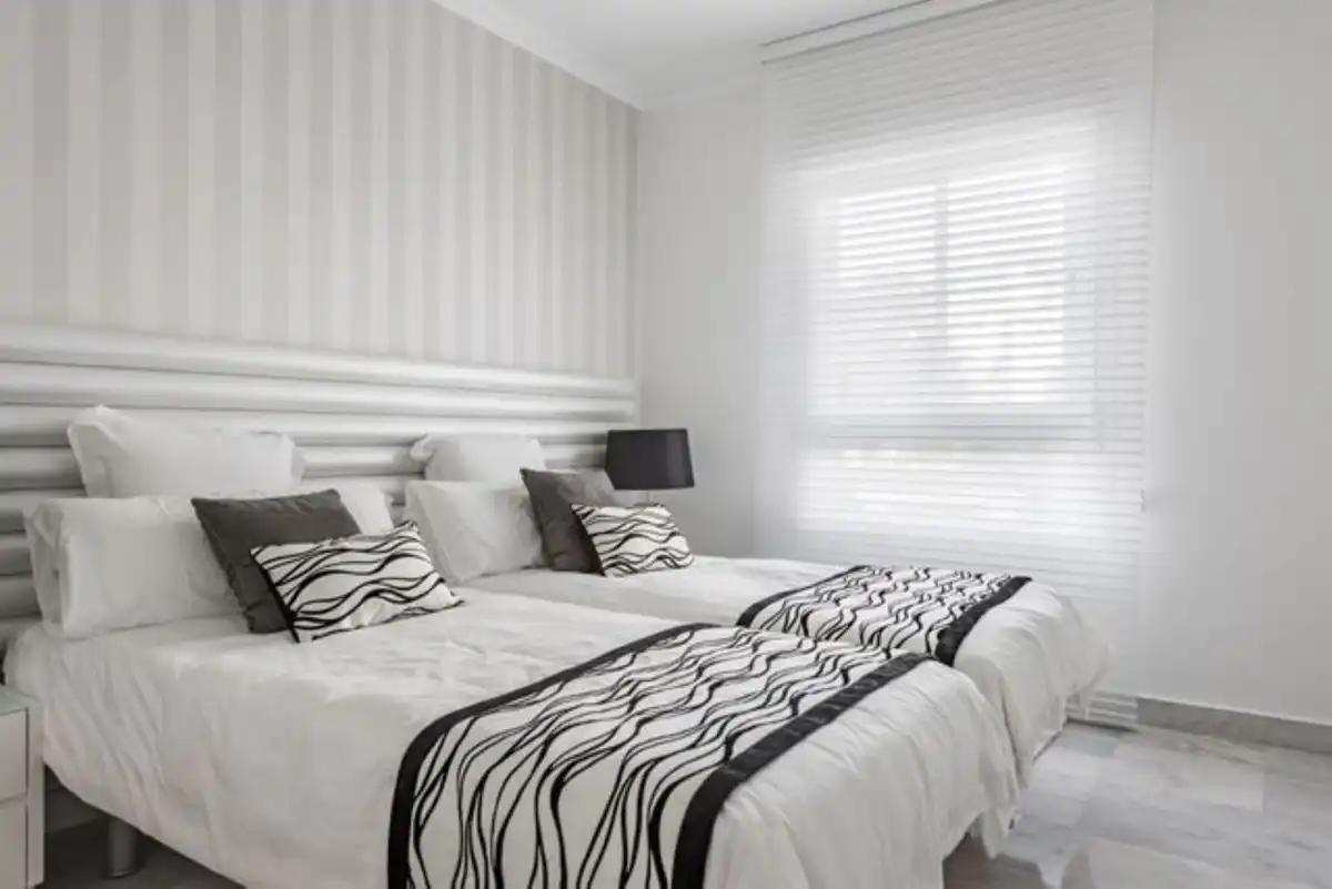 Habitación de Apartamento de alquiler en Marbella con Aire acondicionado, Terraza y Amueblado