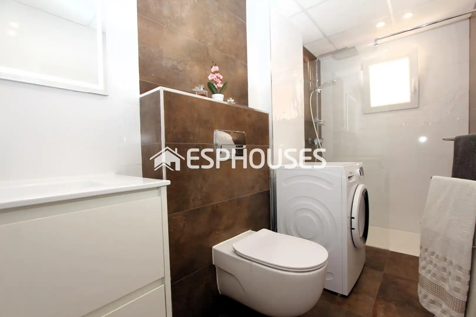 Baño de Apartamento en venta en Guardamar del Segura con Aire acondicionado, Terraza y Amueblado