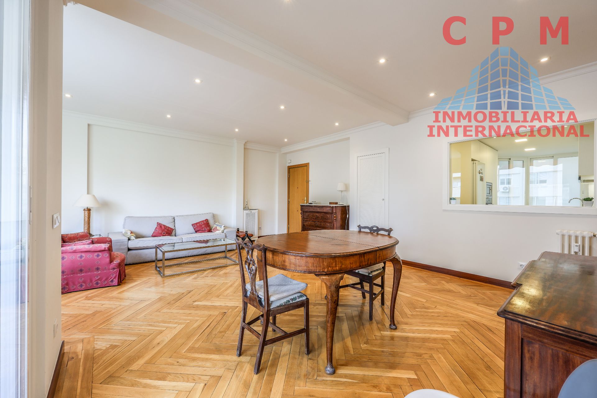 Sala d'estar de Pis de lloguer en  Madrid Capital amb Aire condicionat, Calefacció i Parquet