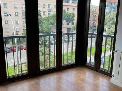 Balcony of Flat to rent in  Madrid Capital  with Air Conditioner, Heating and Parquet flooring