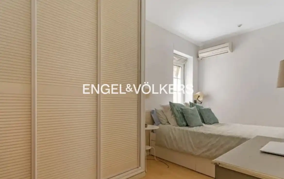 Schlafzimmer von Wohnung zum Verkauf in Madrid mit Klimaanlage und Heizung