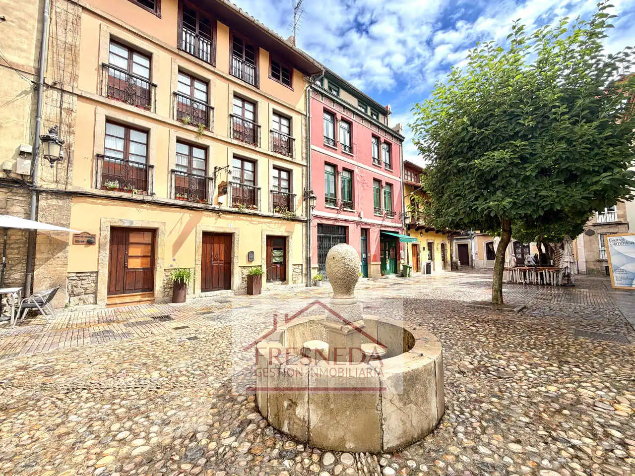 Außenansicht von Gebäude zum Verkauf in Avilés