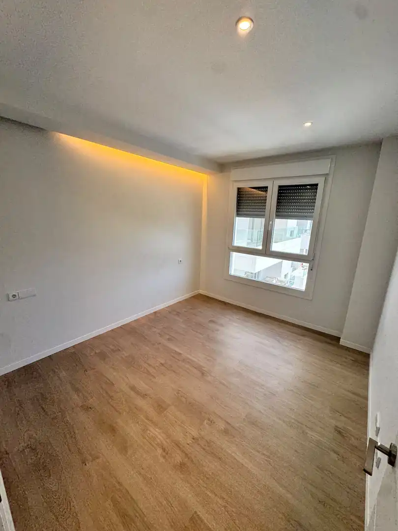 Dormitori de Apartament de lloguer en Marbella amb Aire condicionat, Terrassa i Traster