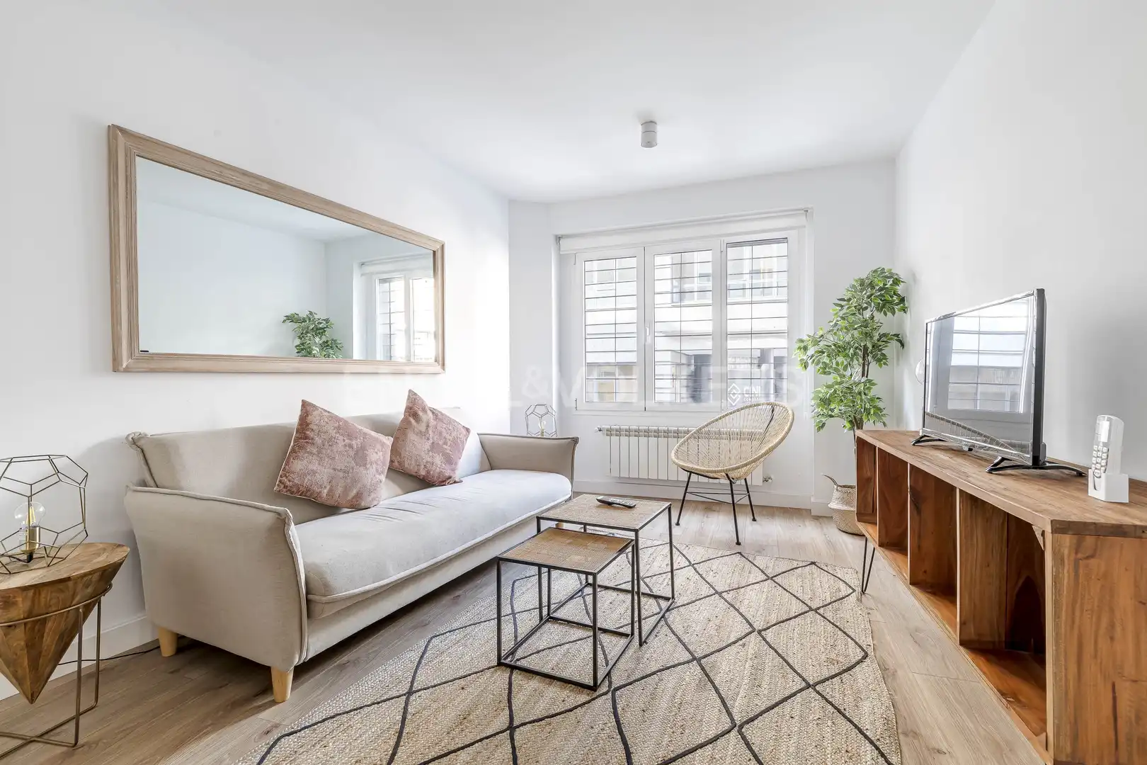 Sala de estar de Apartamento de alquiler en Madrid con Aire acondicionado, Calefacción y Amueblado