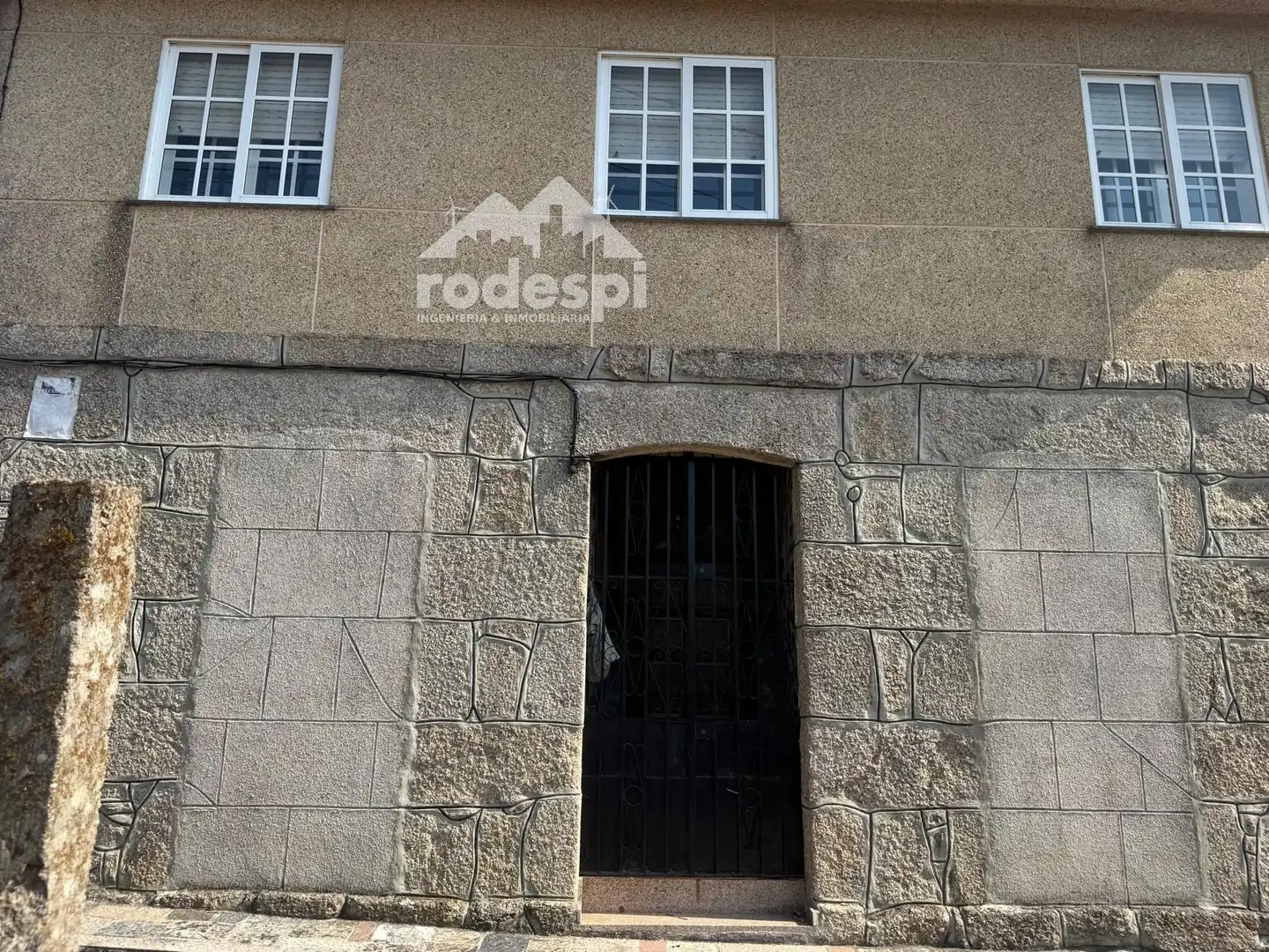Vista exterior de Casa o xalet en venda en Ponteareas amb Calefacció, Traster i Piscina