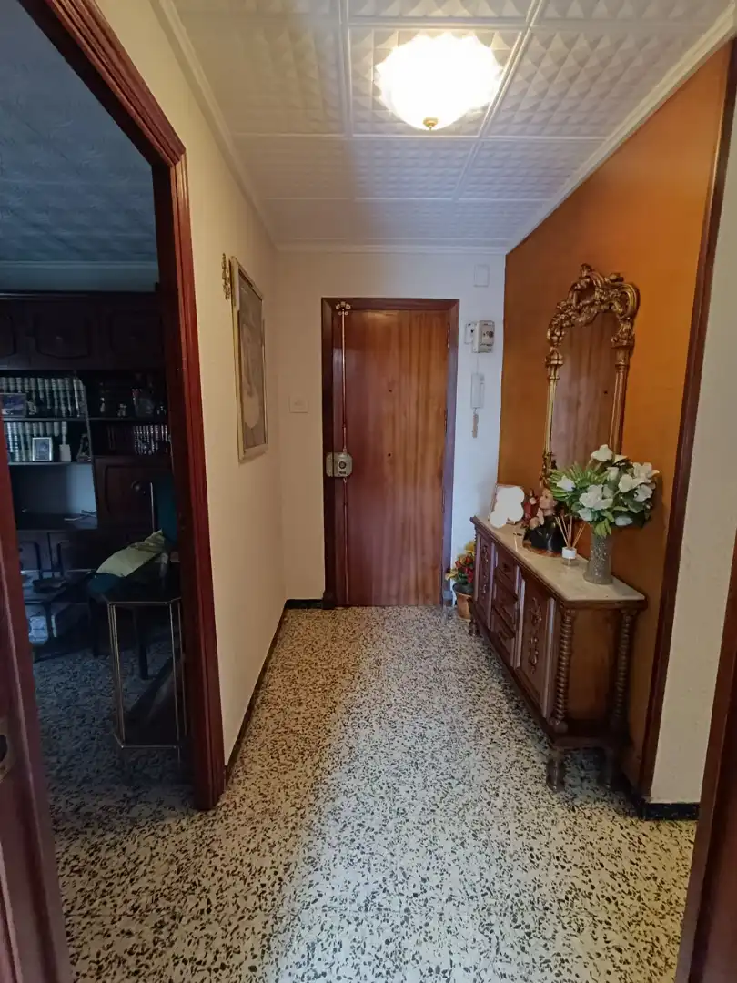 Piso con ascensor en venta en Calle Pinoso, imagen 5