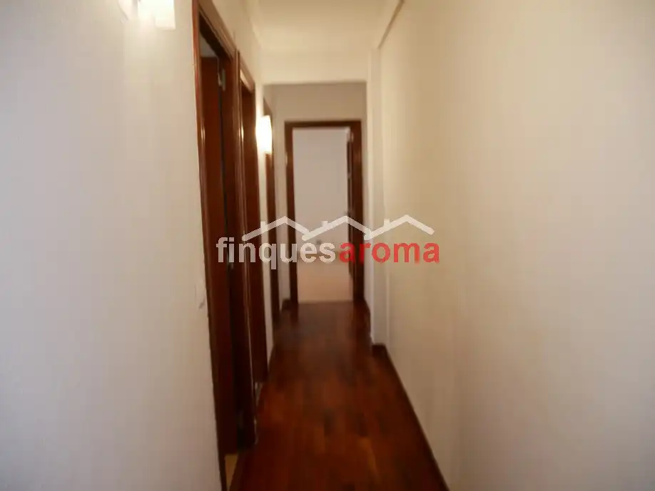 Flat for rent in Carrer Avenir, Valls