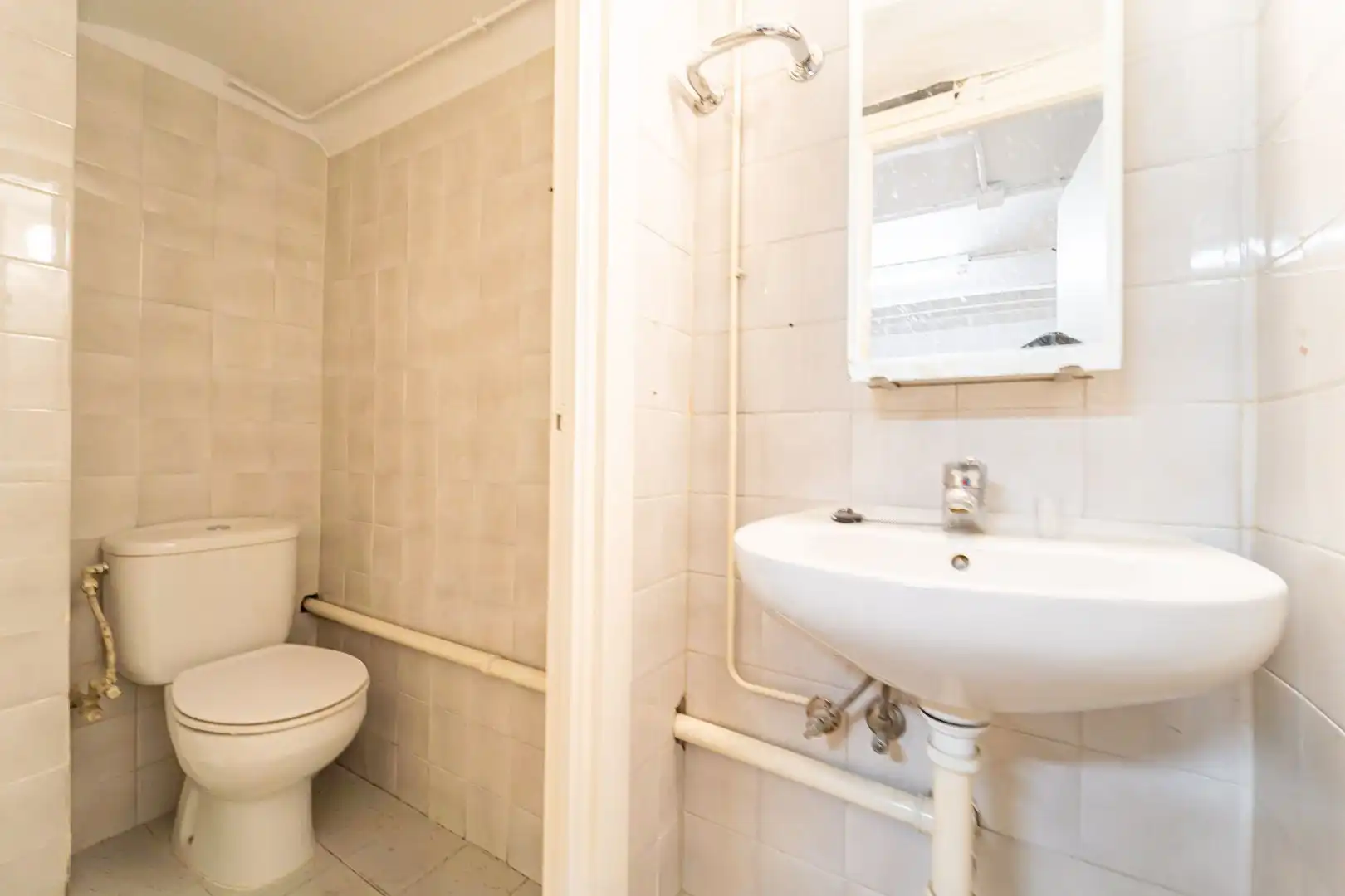 Bathroom of Commercial properties for sale in Madrid