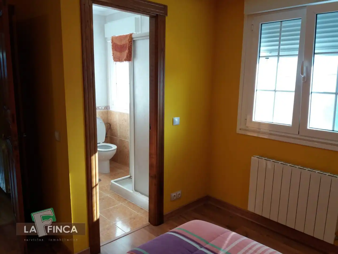 Bathroom of Houses for sale in Cangas del Narcea  with Terrace and Furnished