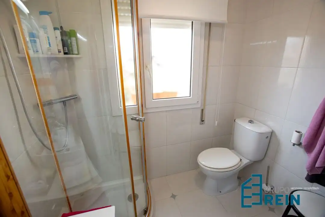 Bany de Casa o xalet en venda en Añover de Tajo amb Aire condicionat, Calefacció i Jardí privat